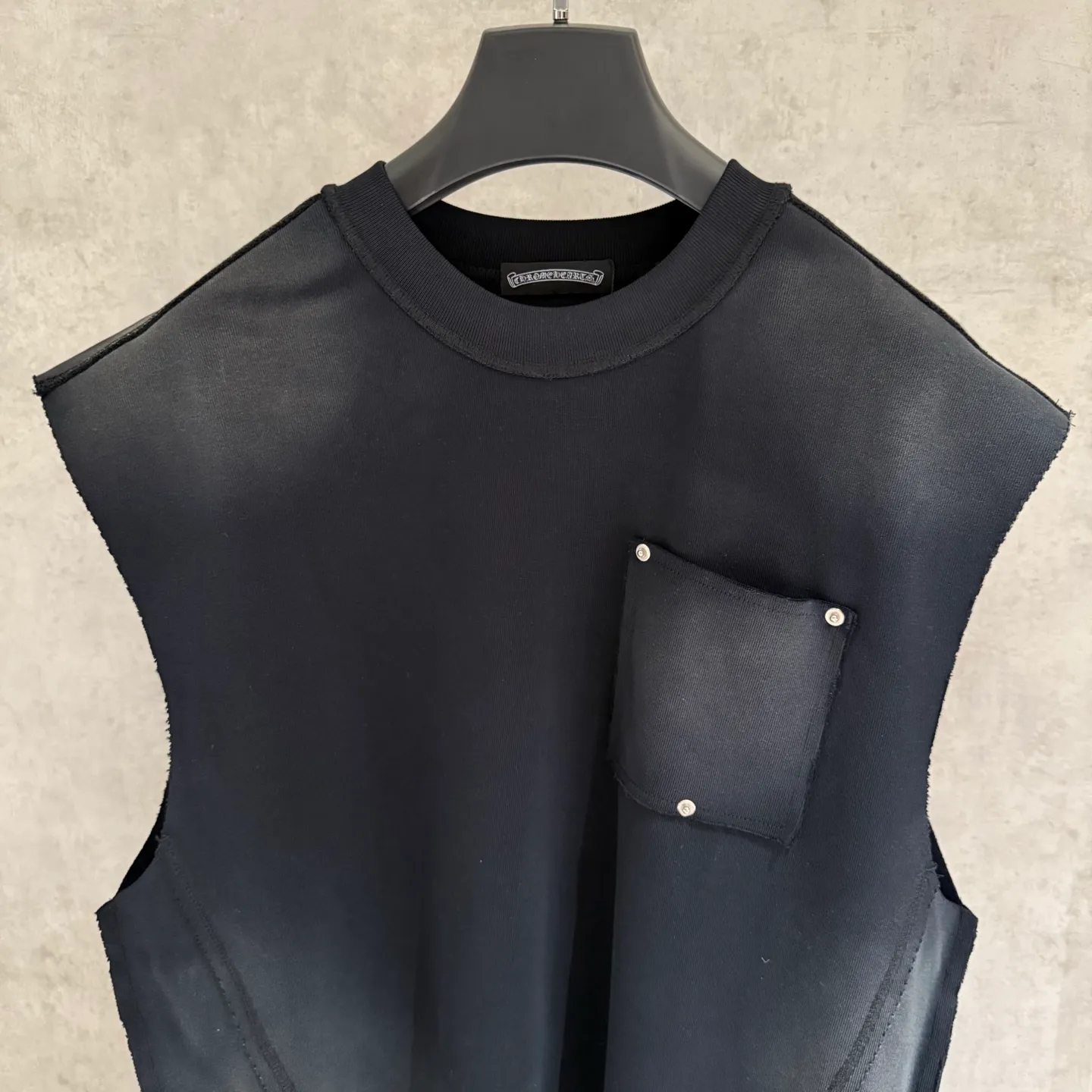 🅿️200 [Strict quality control] CH Crow Heart Sleeveless Round Neck T-shirt 320g heavy-duty composite fabric The upper body is wide and stylish Ice-feeling experience on the inside Waist side splicing tailoring Spray horse slip plus burning process The oversize version highlights the trendy design Size: L-4XL